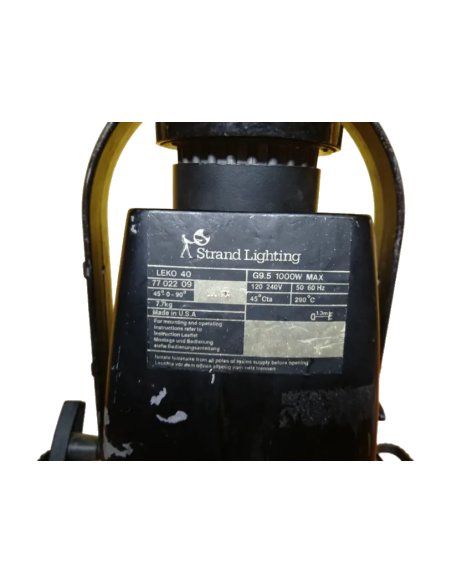 STRAND LEKO 40 SOURCE FOUR ZOOM